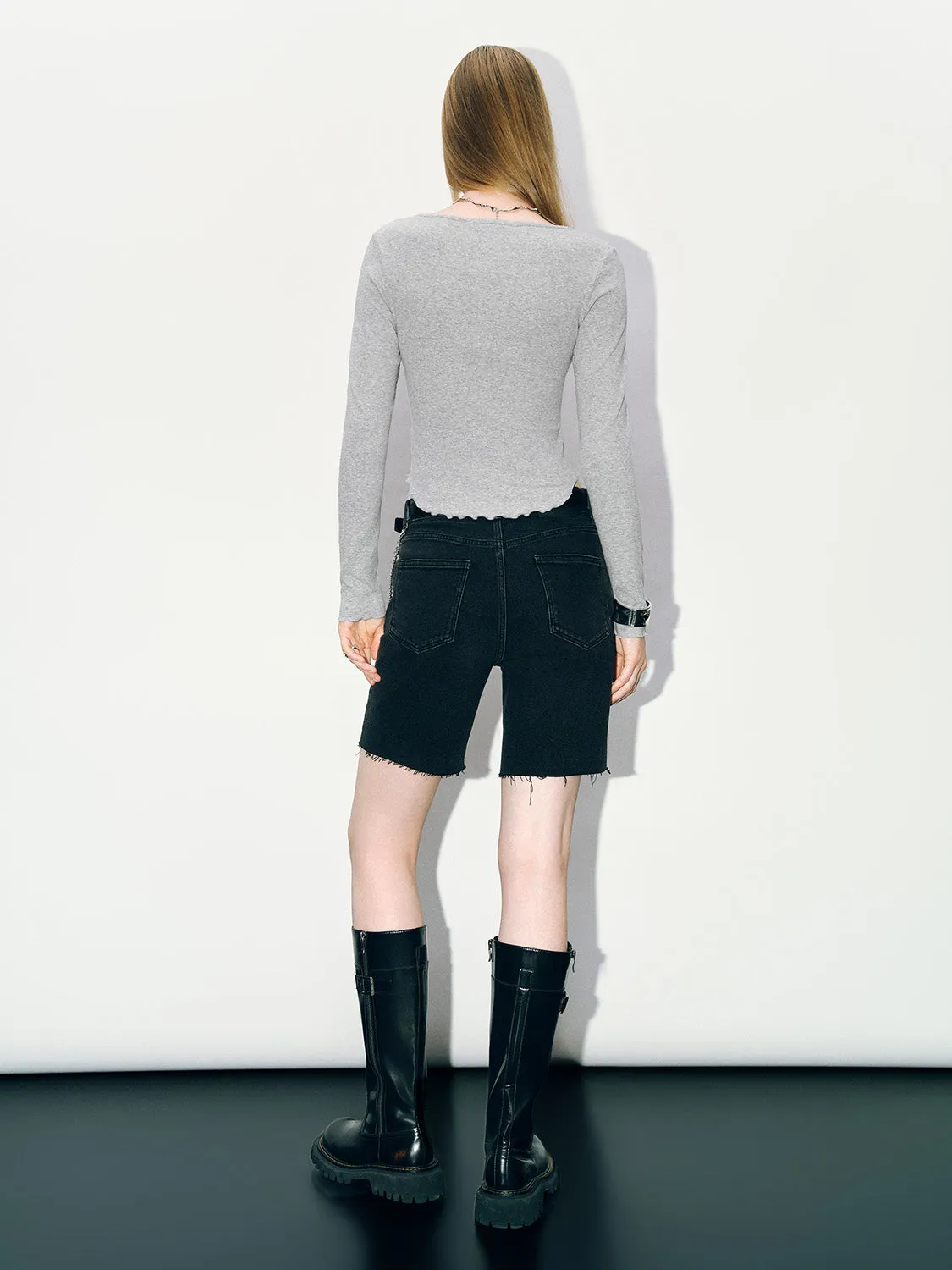 U Neck Skinny T-Shirt sold by Urban Revivo product image thumbnail 4