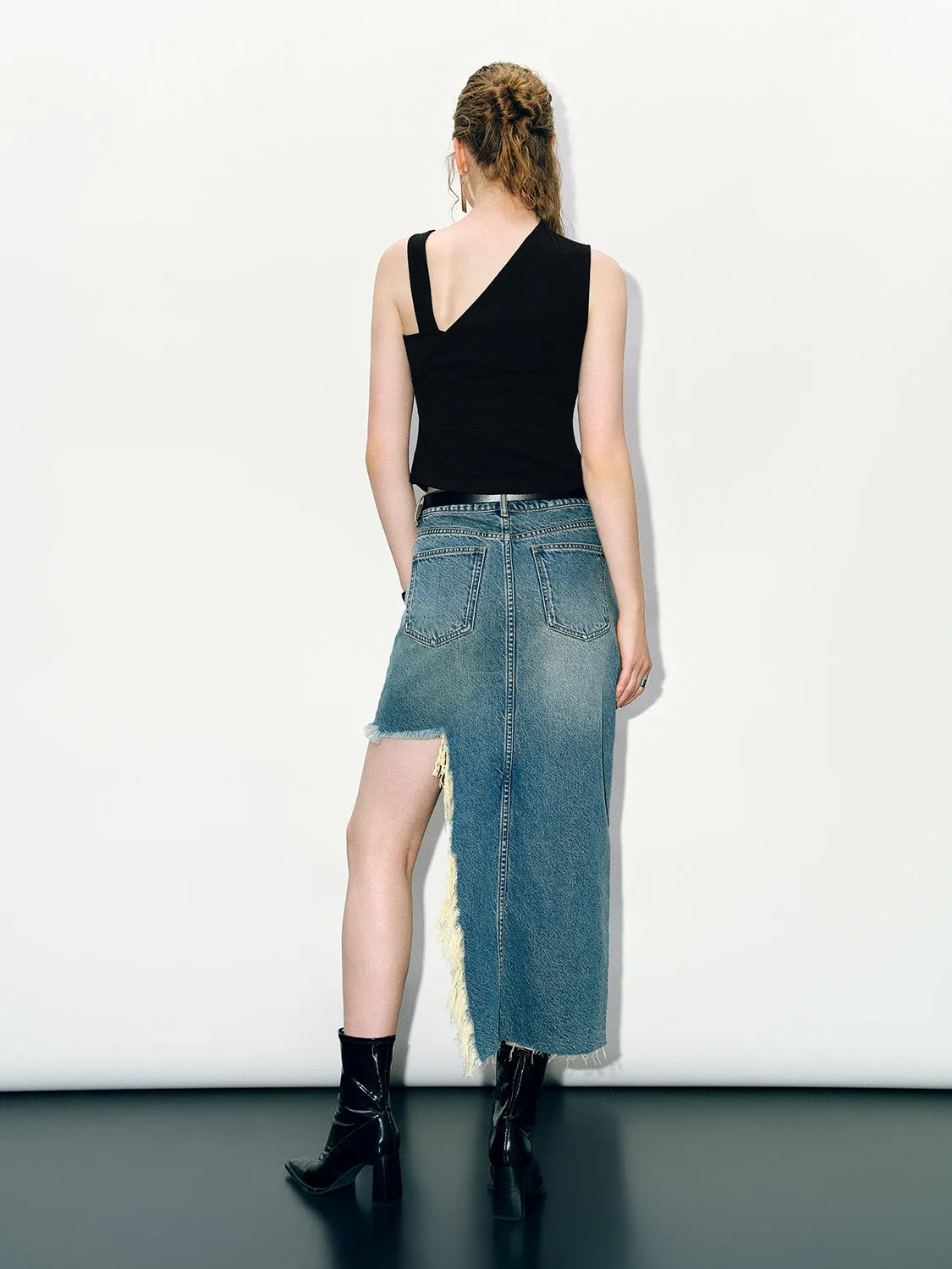 Sleeveless One Shoulder Skinny T-Shirt sold by Urban Revivo product image thumbnail 4