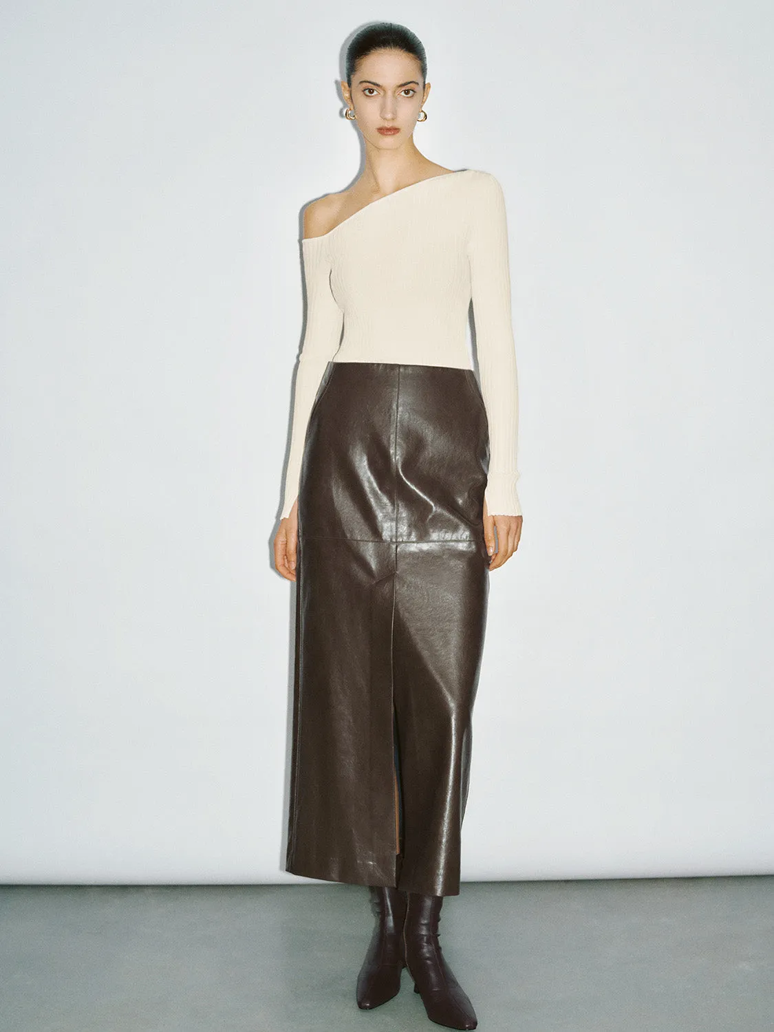 Vegan Leather Midi Straight Skirt sold by Urban Revivo product image thumbnail 5