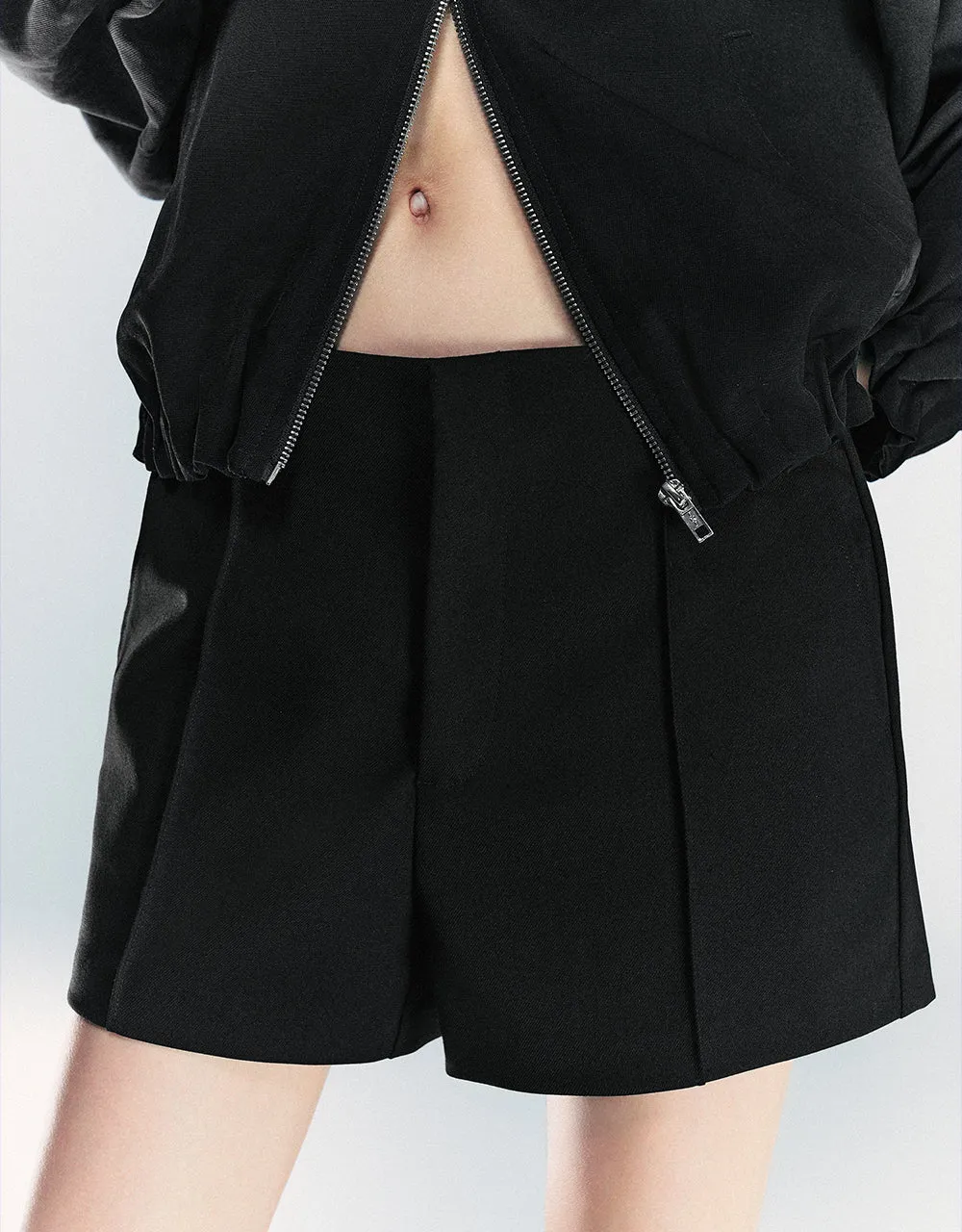 Tailored Shorts sold by Urban Revivo product image thumbnail 5