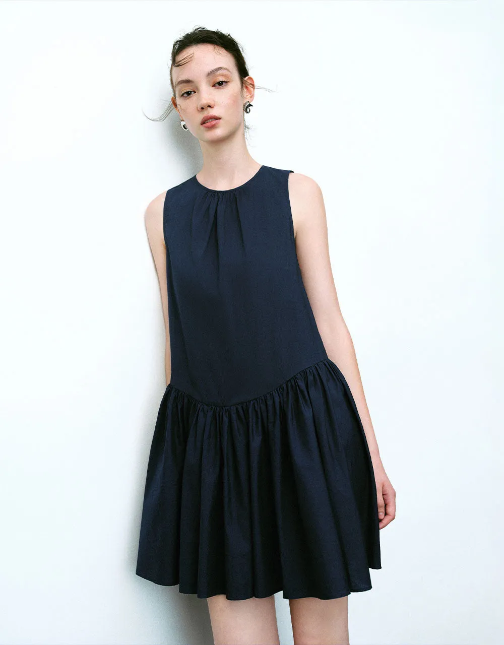 Sleeveless Crew Neck A-Line Dress sold by Urban Revivo product image thumbnail 3