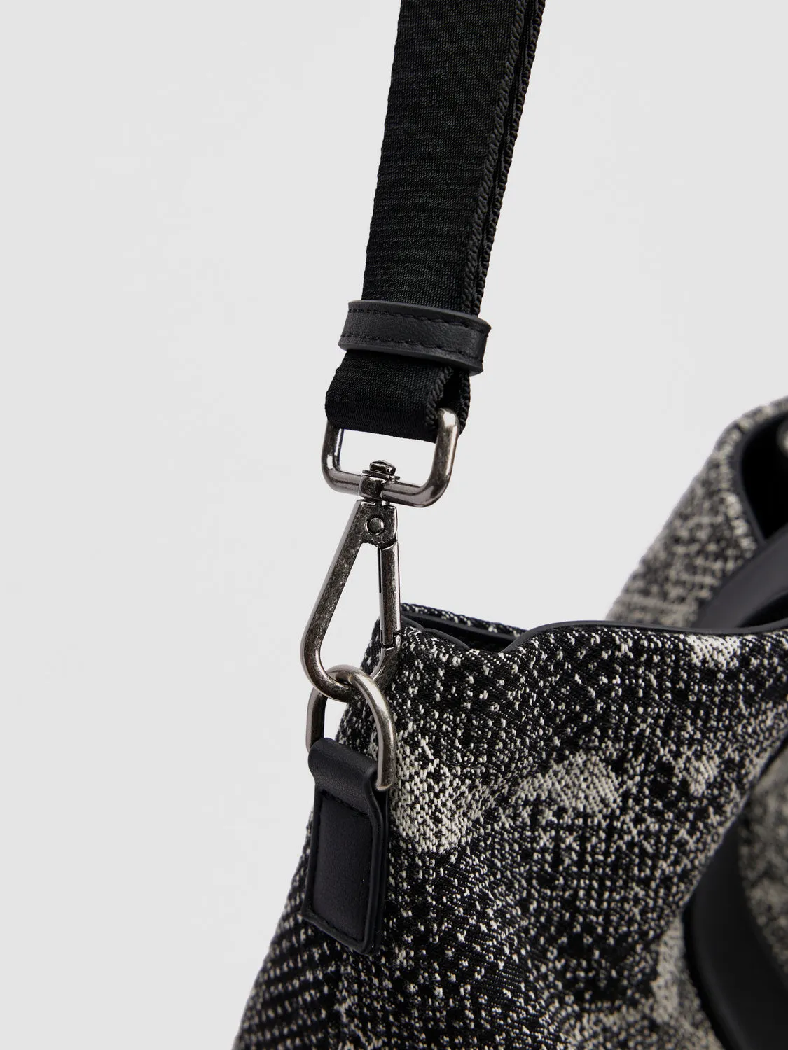 Printed Tote Bag sold by Urban Revivo product image thumbnail 5