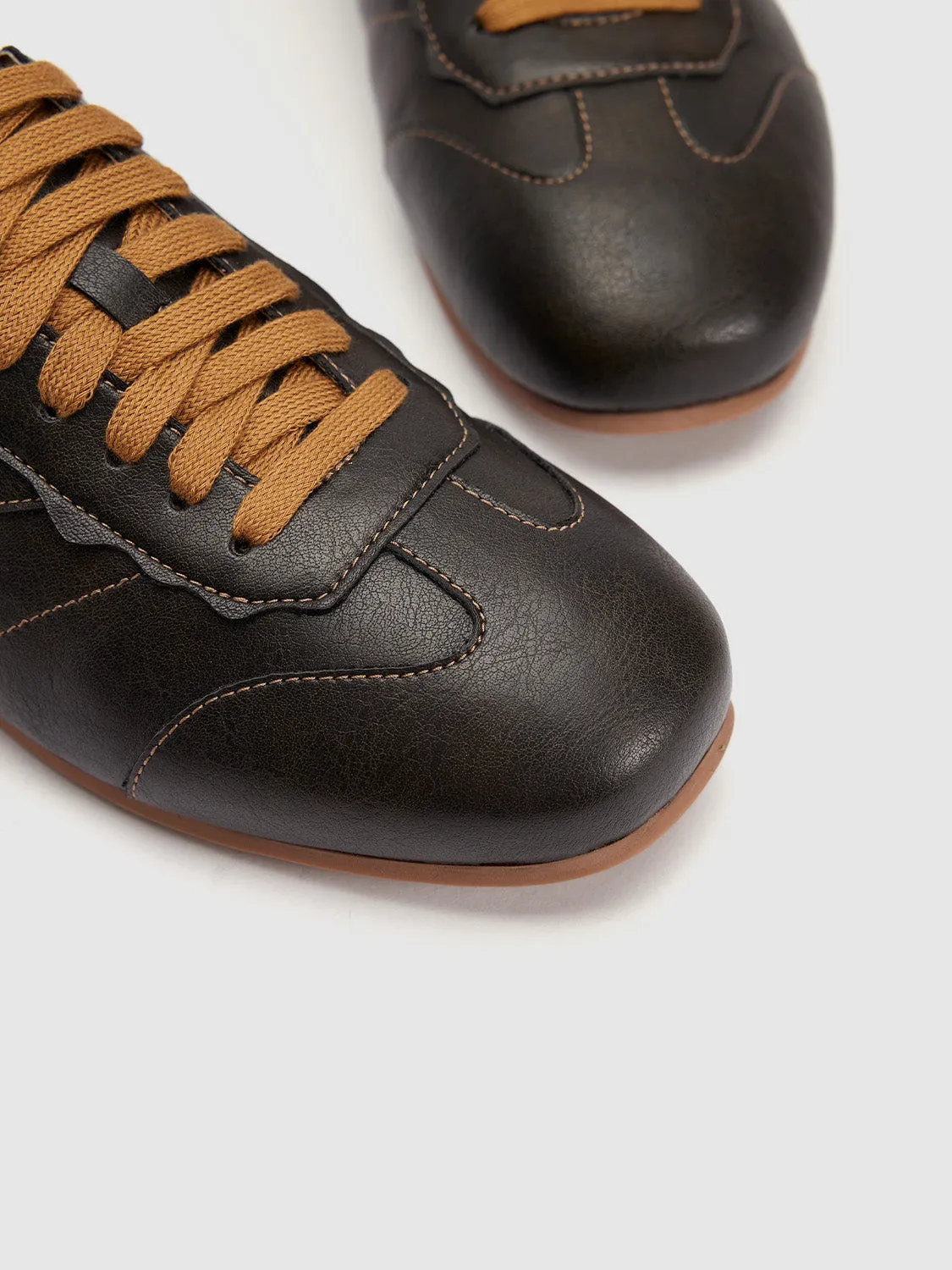 Round Toe Sneakers sold by Urban Revivo product image thumbnail 5