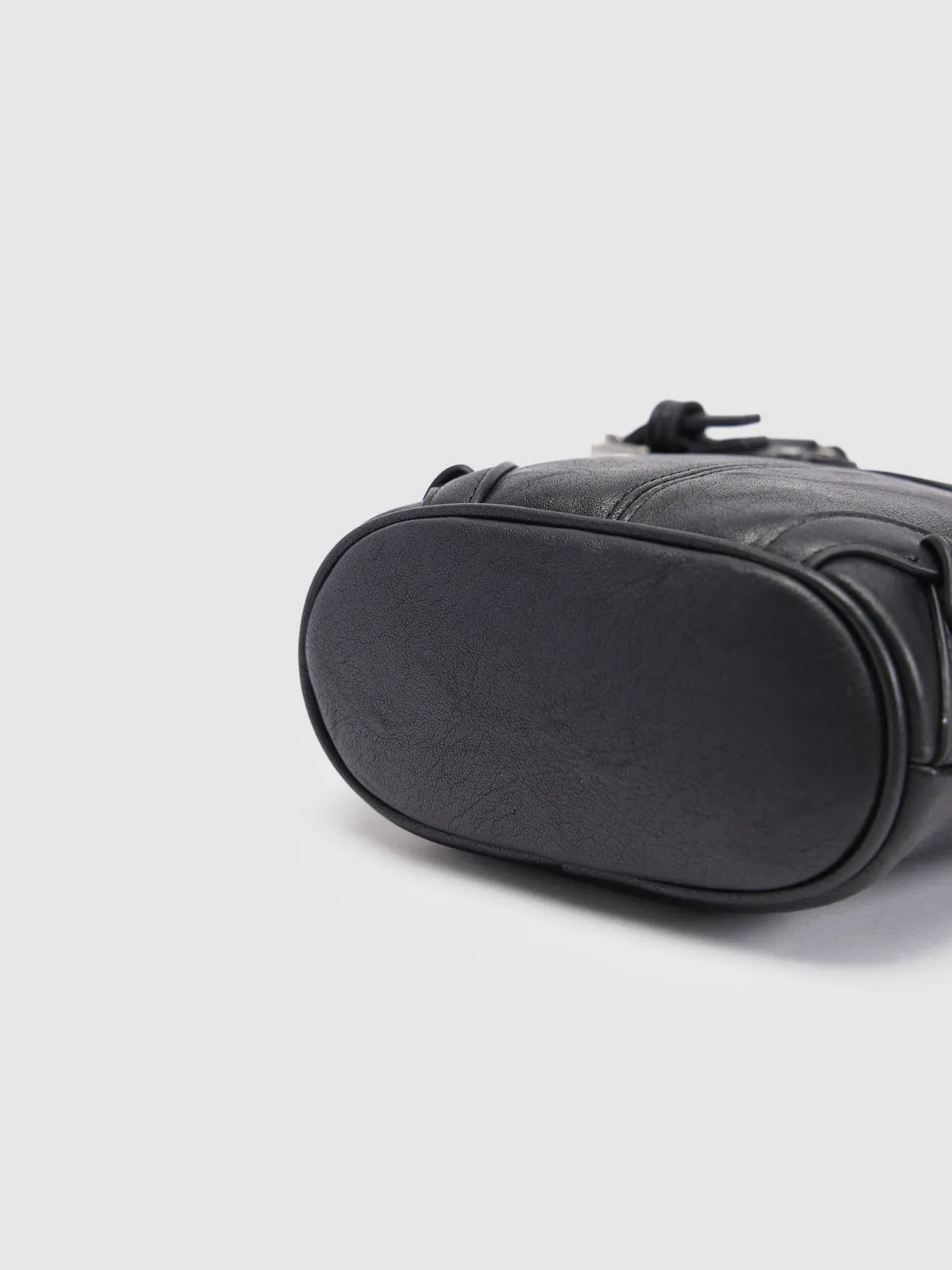 Small Bucket Bag sold by Urban Revivo product image thumbnail 5