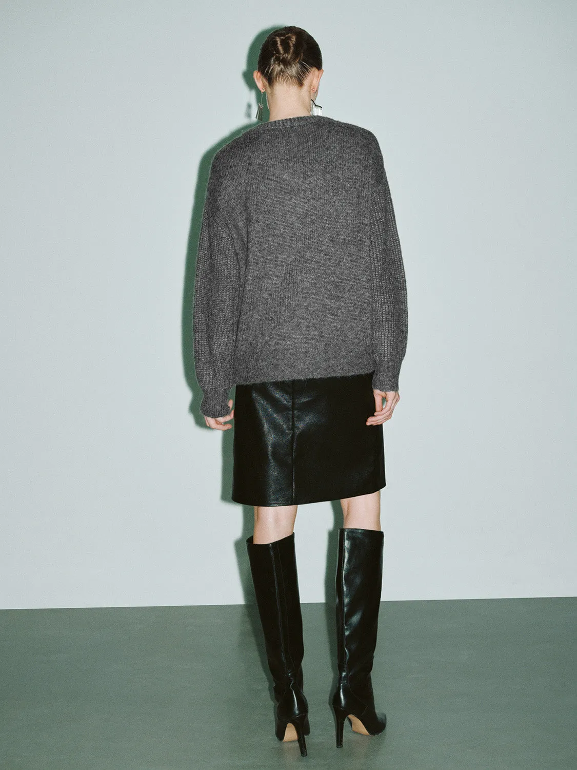 V-Neck Loose Knitted T-Shirt sold by Urban Revivo product image thumbnail 4