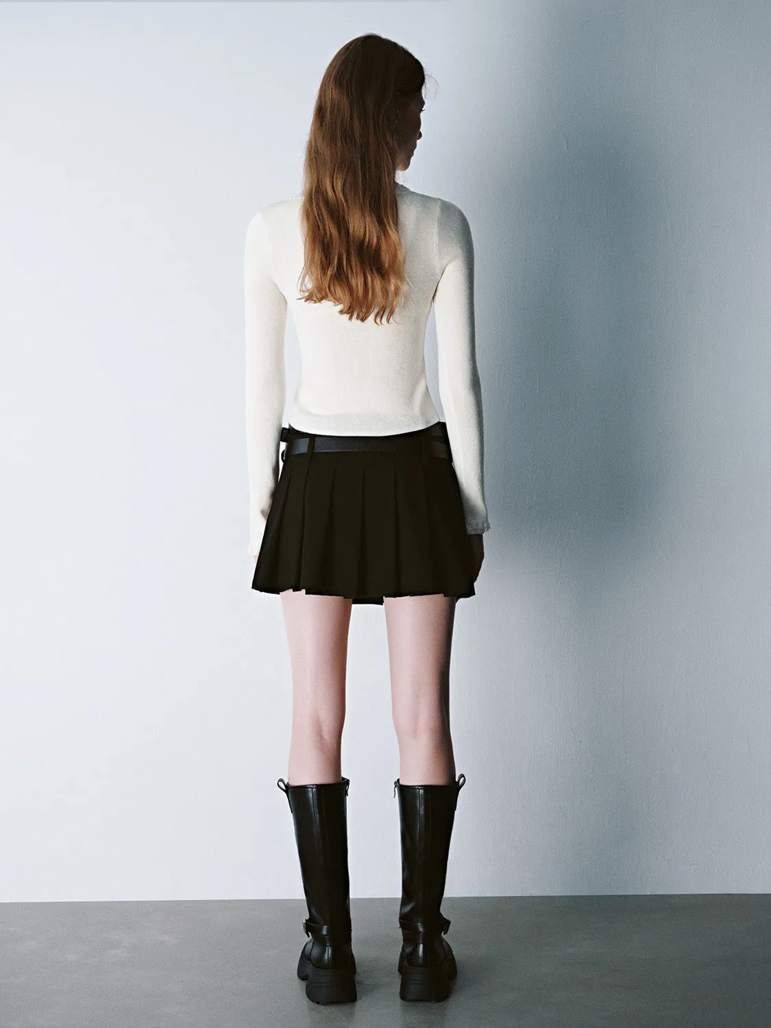 U Neck Skinny Knitted T-Shirt sold by Urban Revivo product image thumbnail 4