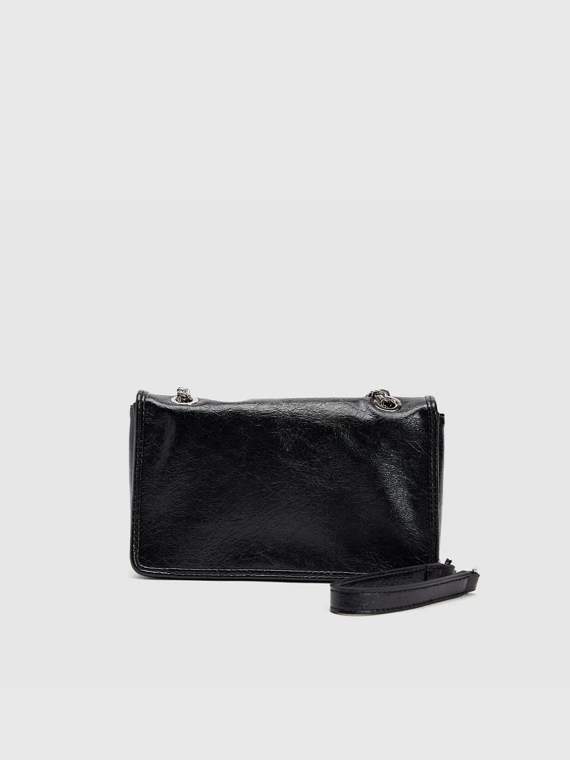 Chained Vegan Leather Shoulder Bag sold by Urban Revivo product image thumbnail 4