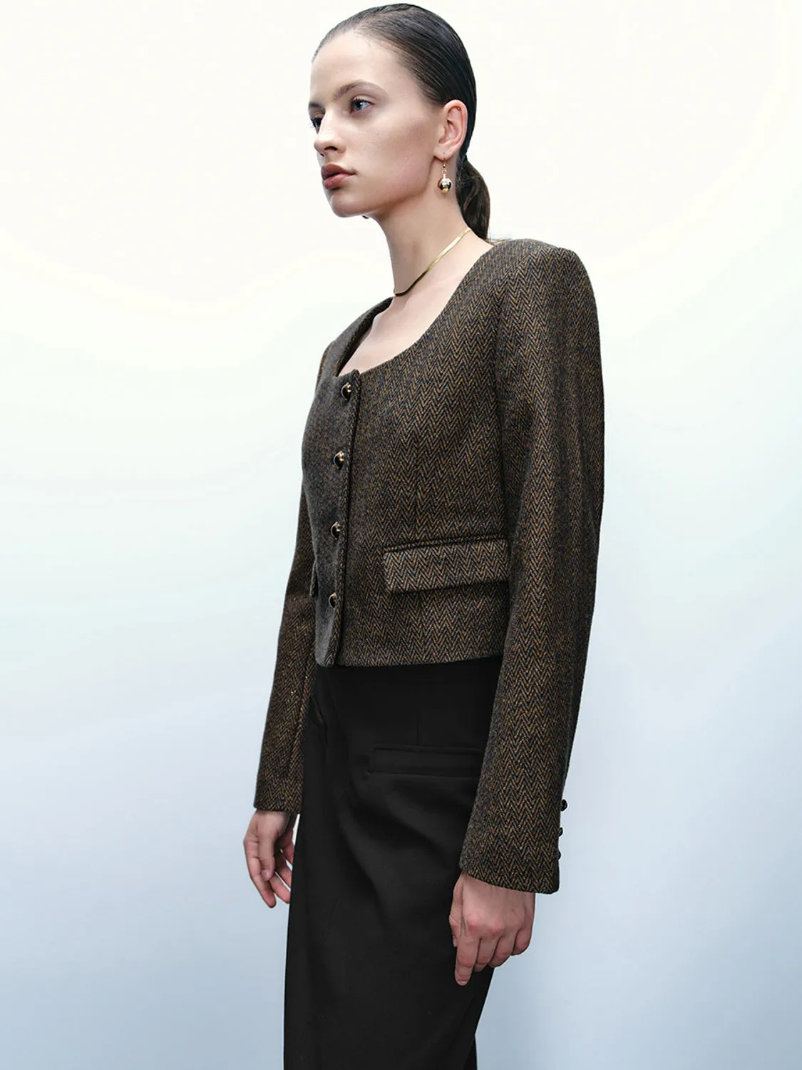 Cropped U Neck Straight Jacket sold by Urban Revivo product image thumbnail 4