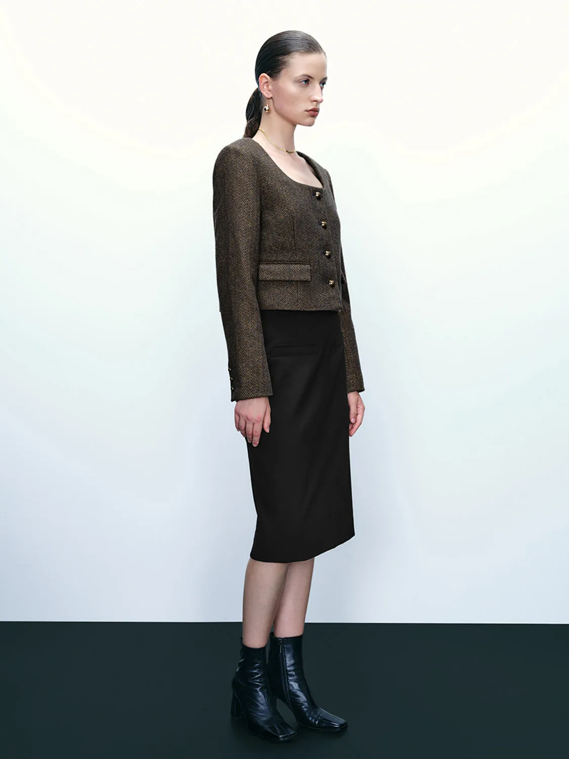 Cropped U Neck Straight Jacket sold by Urban Revivo product image thumbnail 5