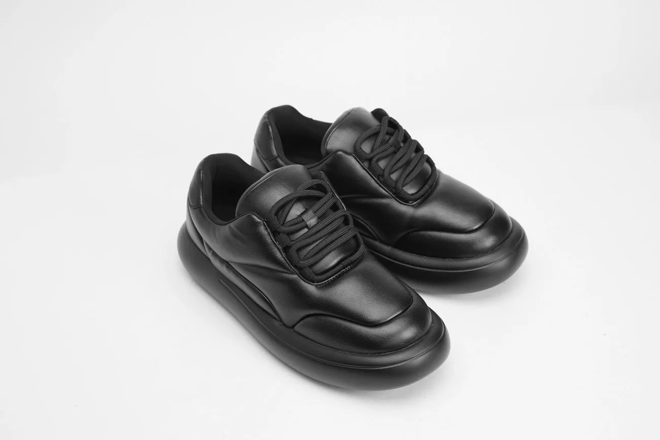 Sneakers sold by Urban Revivo