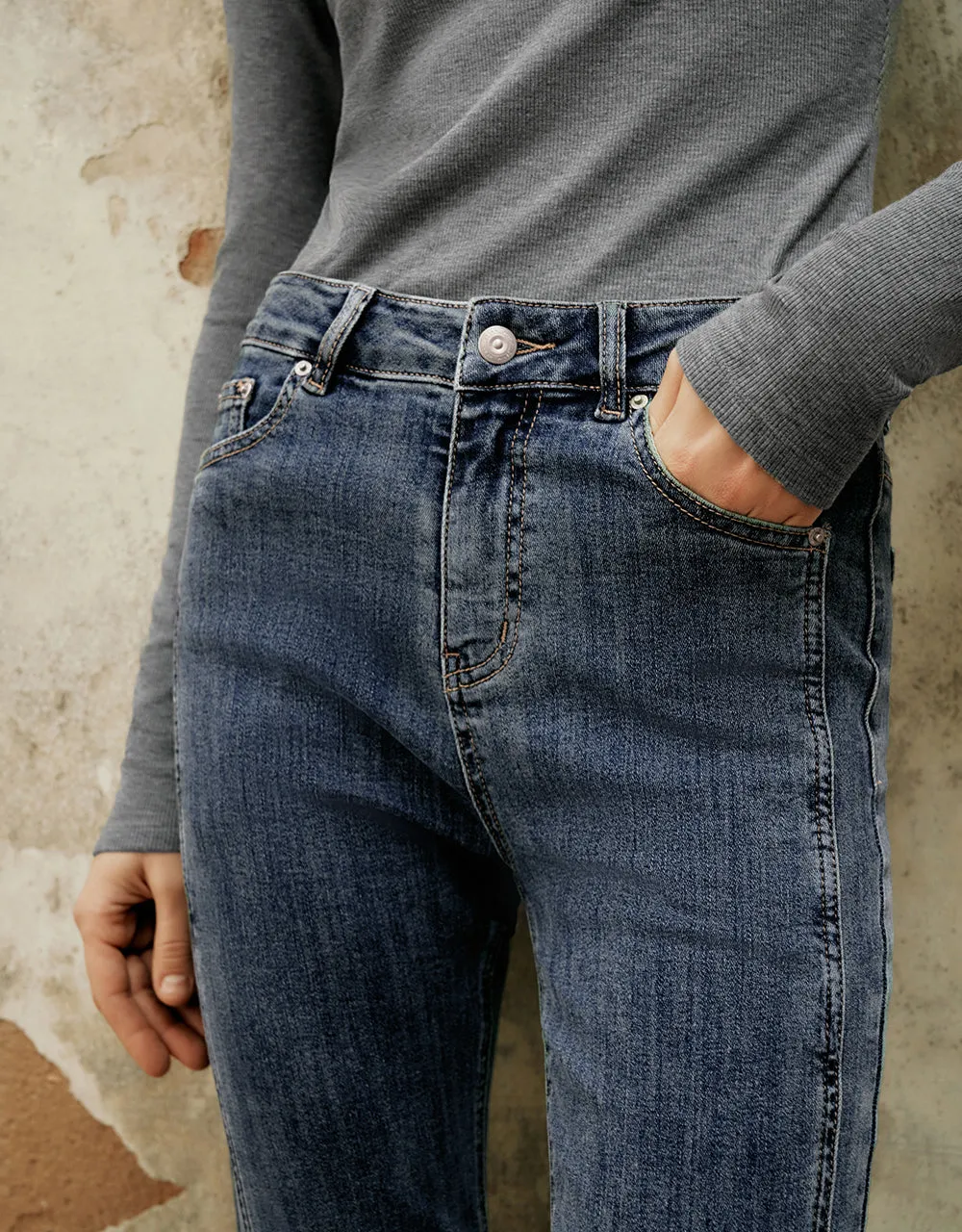 Split Hem Straight Jeans sold by Urban Revivo product image thumbnail 5