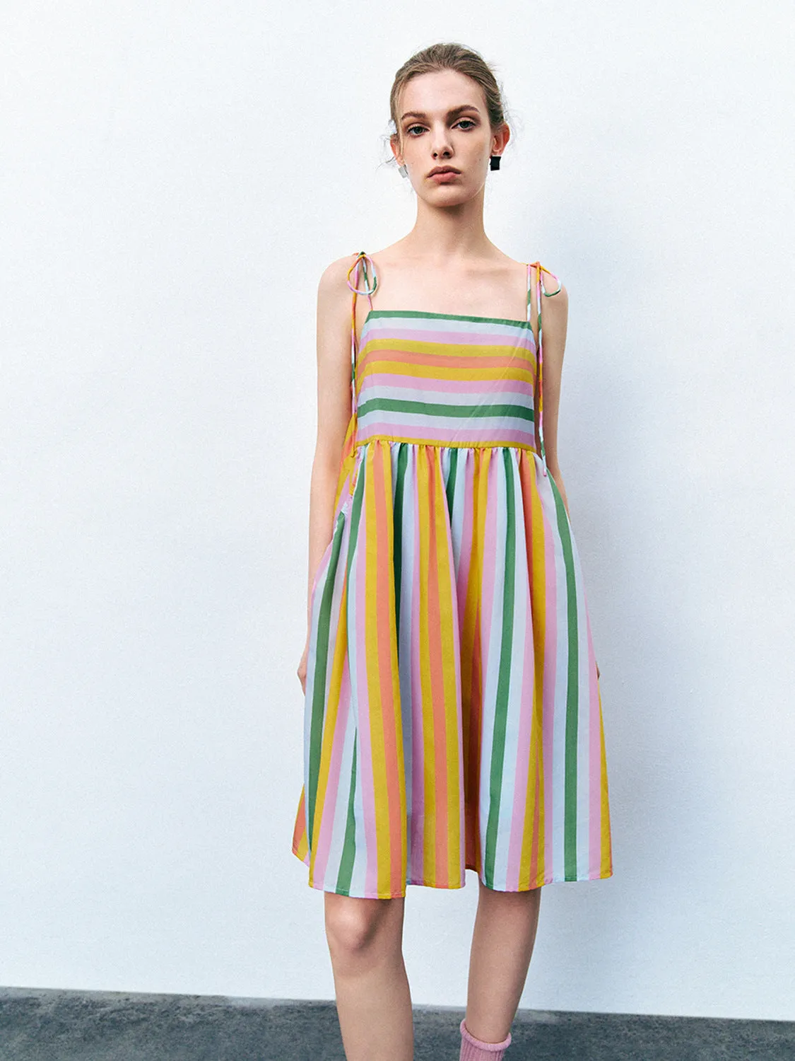 Sleeveless Square-cut Collar Straight Dresses sold by Urban Revivo product image thumbnail 5