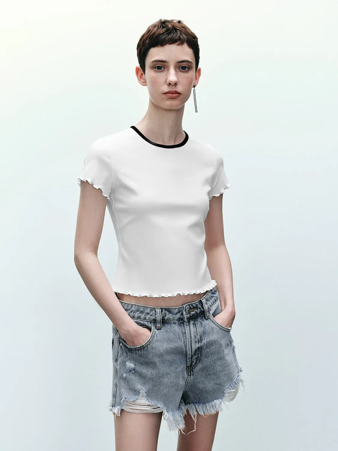 Standard Sleeve Crew Neck Skinny Sweatshirts sold by Urban Revivo product image thumbnail 3