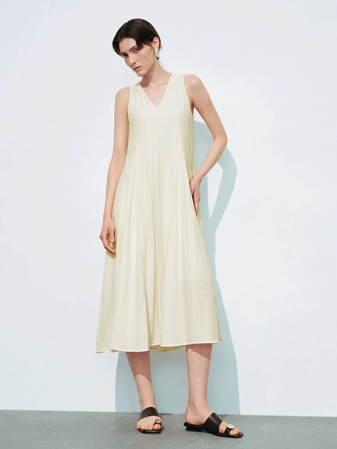 Sleeveless V-Neck A-Line Dresses sold by Urban Revivo product image thumbnail 4