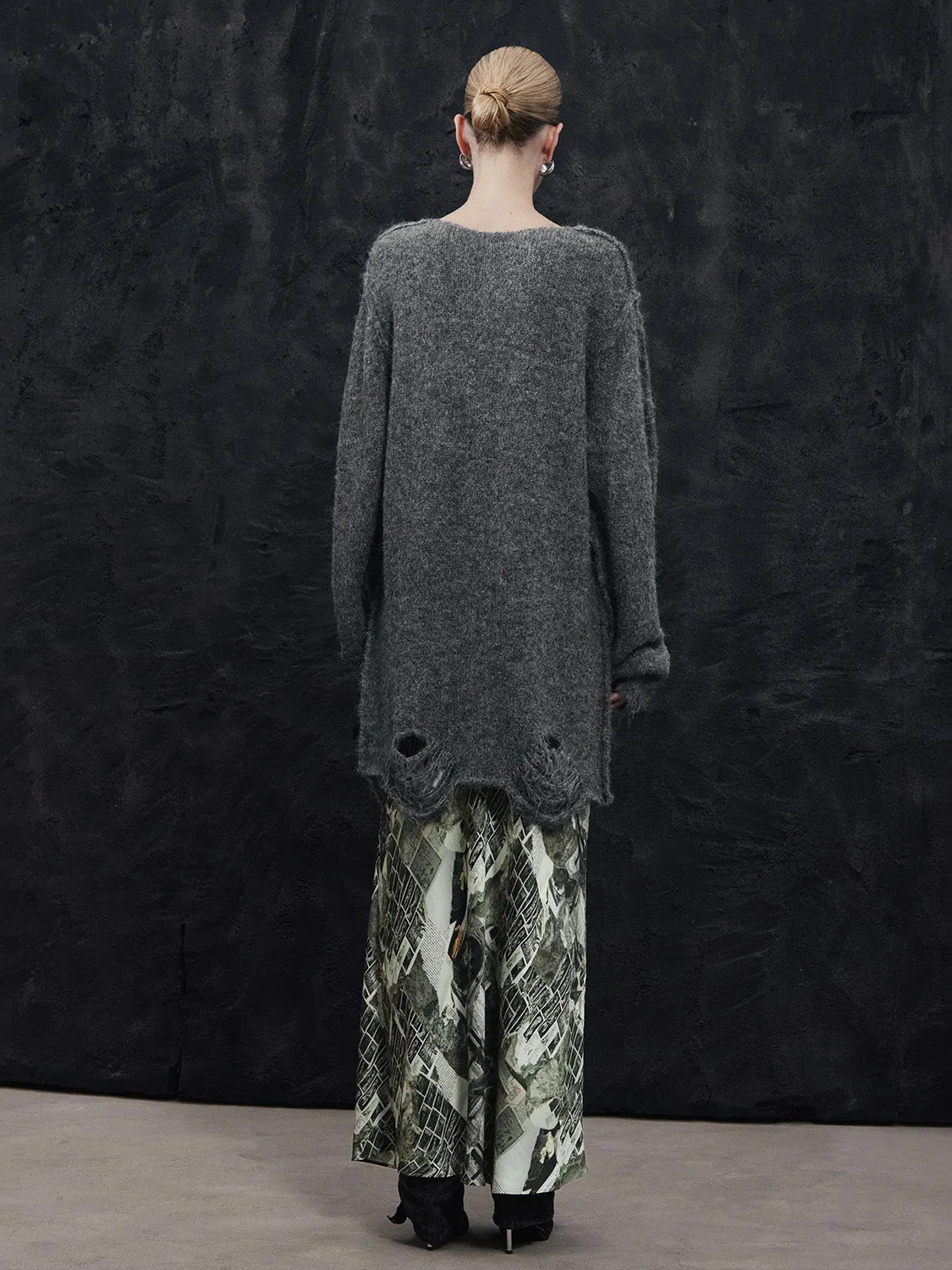 V Neck Loose Knitted T-Shirts sold by Urban Revivo product image thumbnail 3