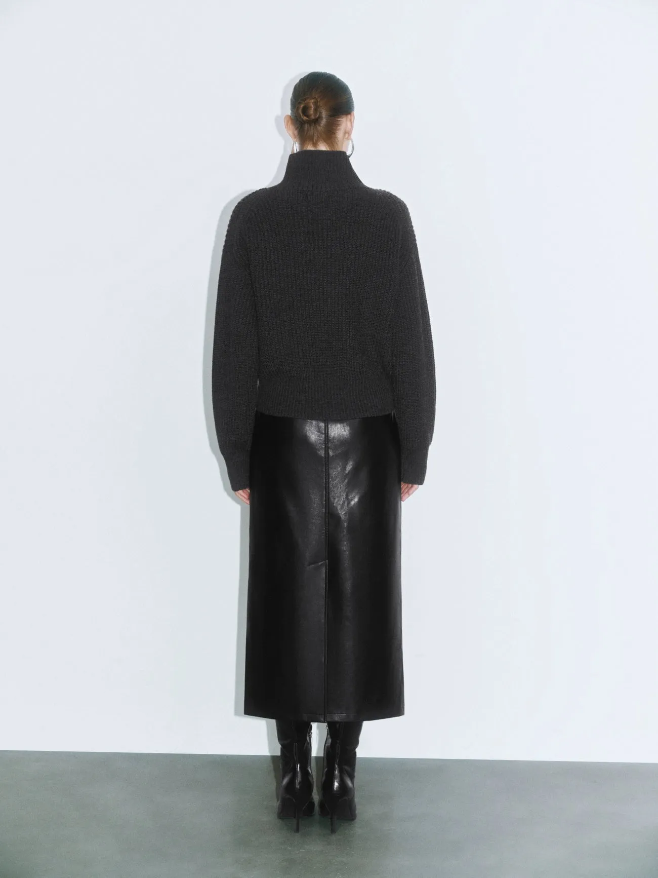 Zip Half Placket Knitted T-Shirts sold by Urban Revivo product image thumbnail 5