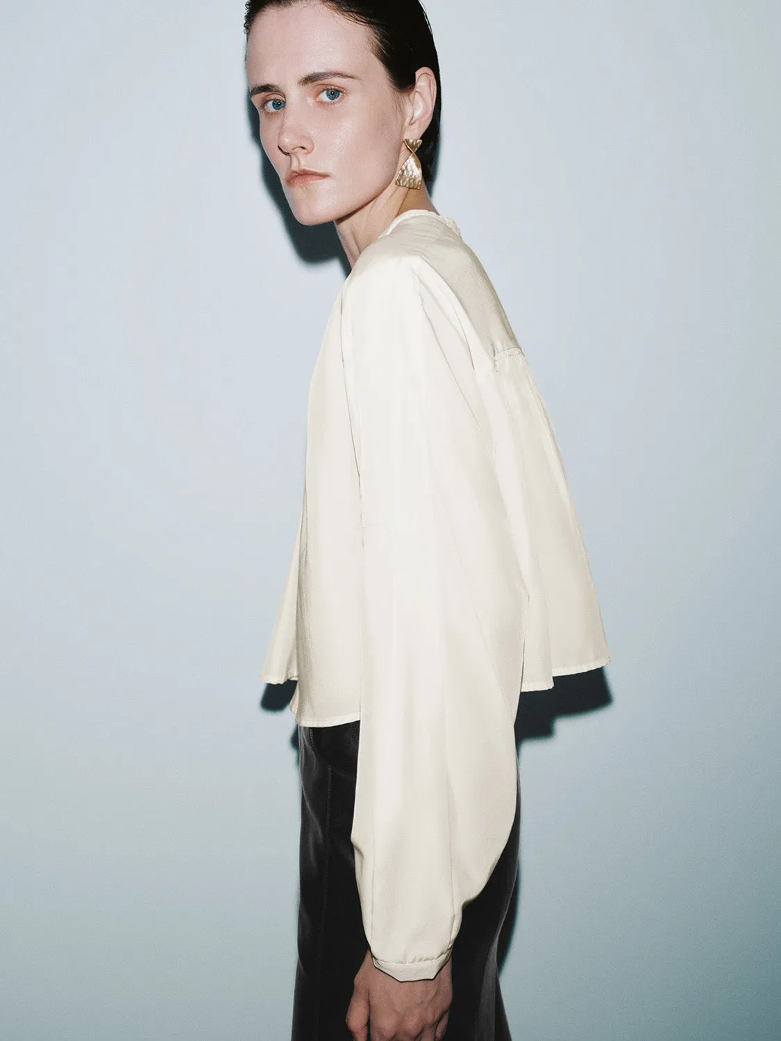 Loose Overhead Shirt sold by Urban Revivo product image thumbnail 2