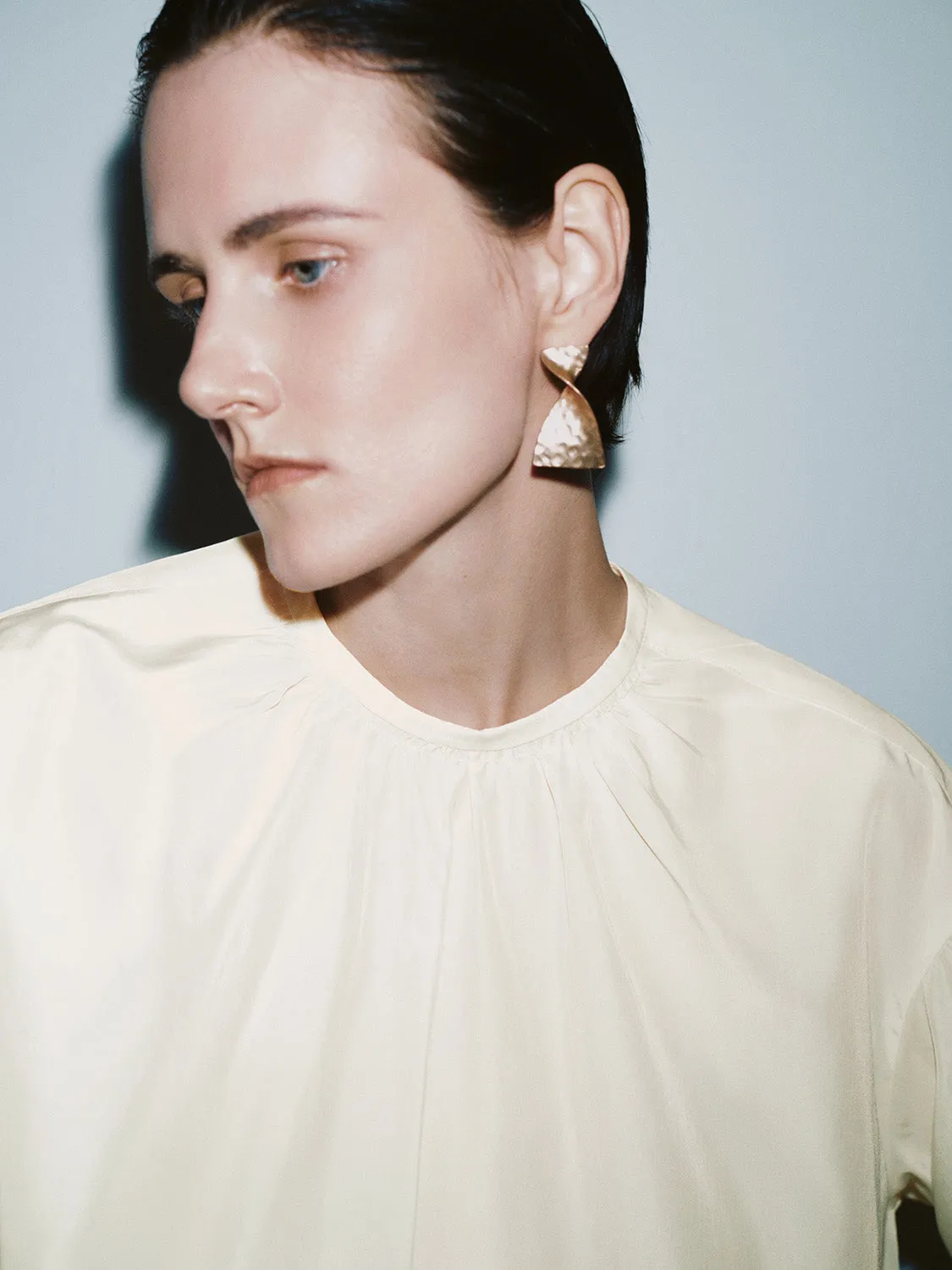 Loose Overhead Shirt sold by Urban Revivo product image thumbnail 5