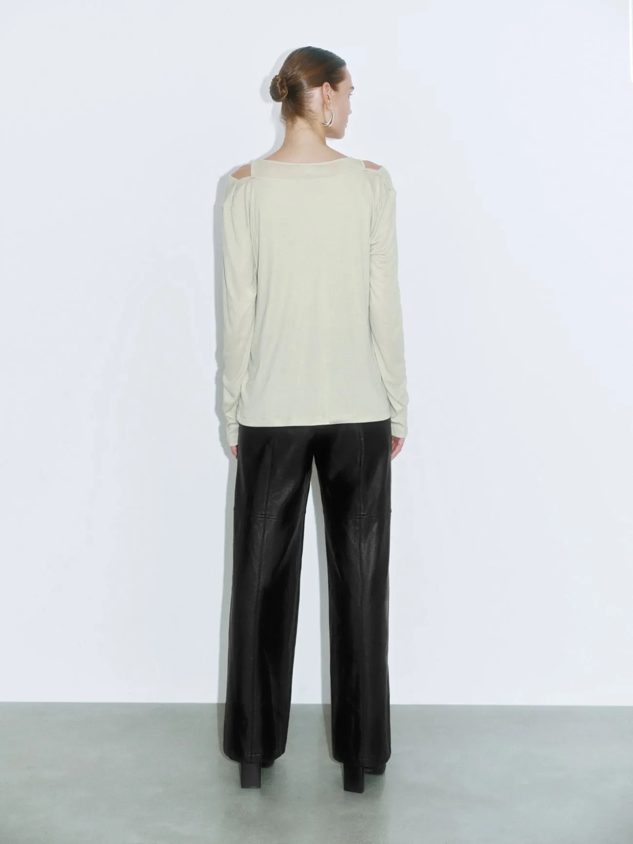 Long Sleeve Loose T-Shirts sold by Urban Revivo product image thumbnail 4