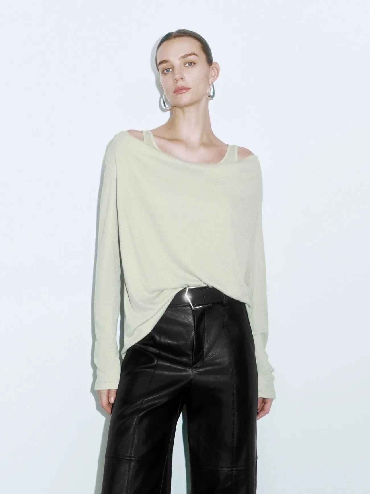 Long Sleeve Loose T-Shirts sold by Urban Revivo product image thumbnail 2