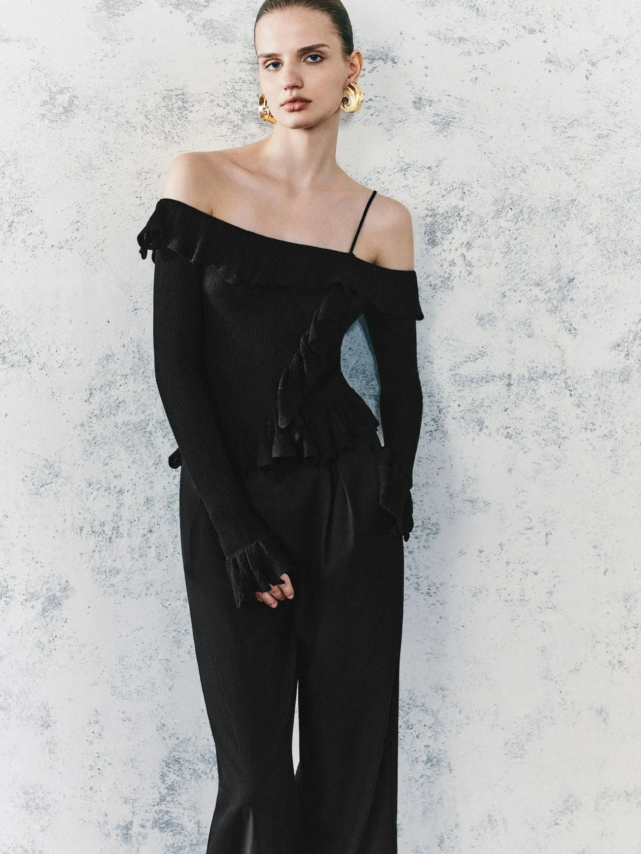 Off Shoulder Knitted T-Shirts sold by Urban Revivo product image thumbnail 2