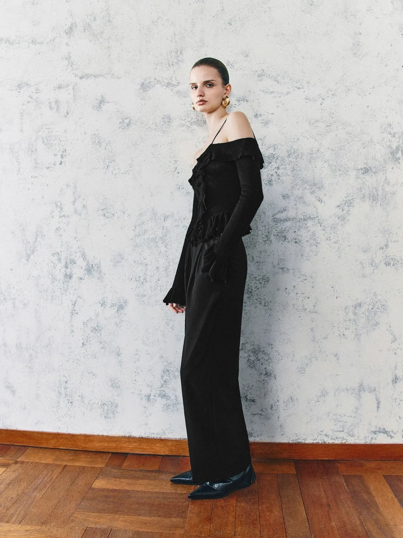 Off Shoulder Knitted T-Shirts sold by Urban Revivo