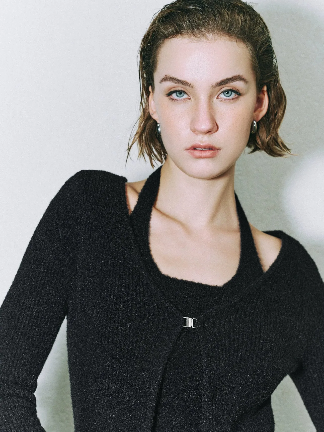 Halter Neck Knitted T-Shirts sold by Urban Revivo product image thumbnail 4