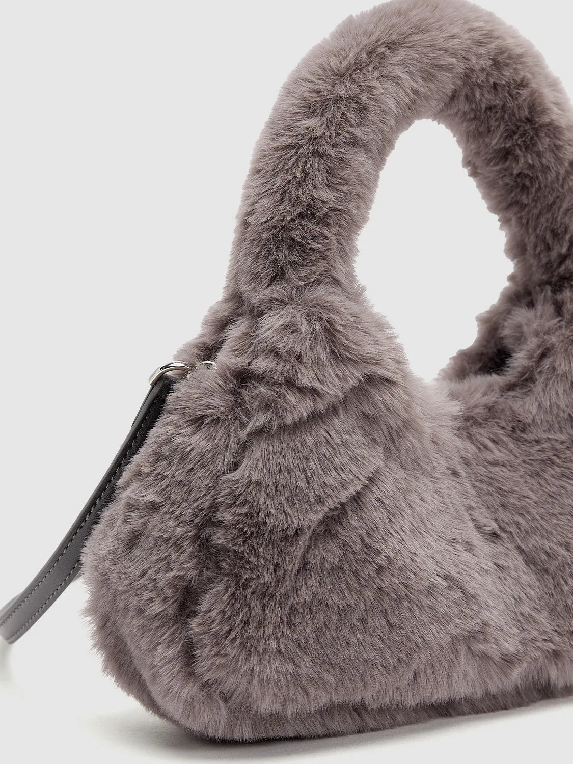 Fluffy Shoulder Bags sold by Urban Revivo product image thumbnail 4