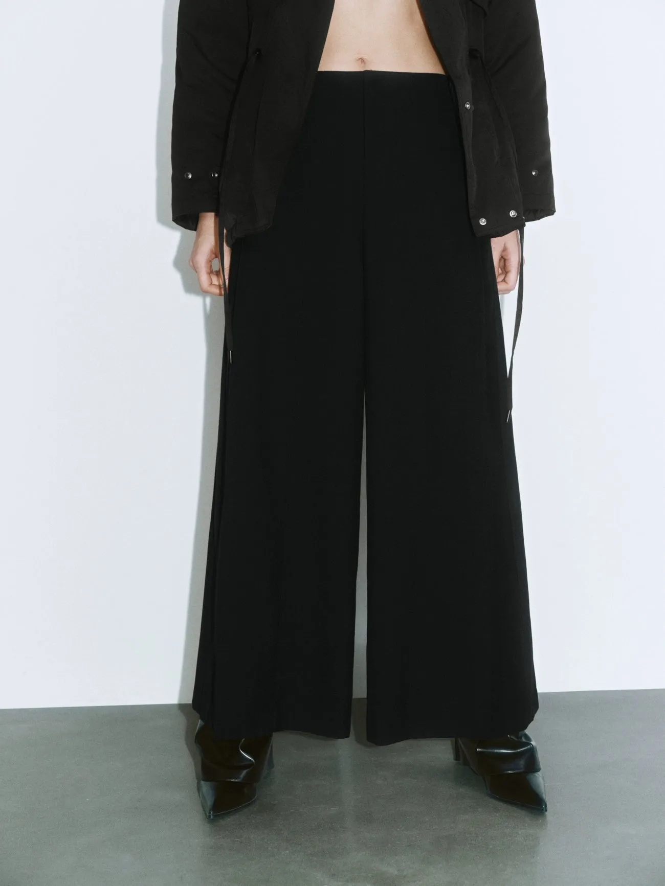 Glamor Wide-Leg Pants sold by Urban Revivo product image thumbnail 2