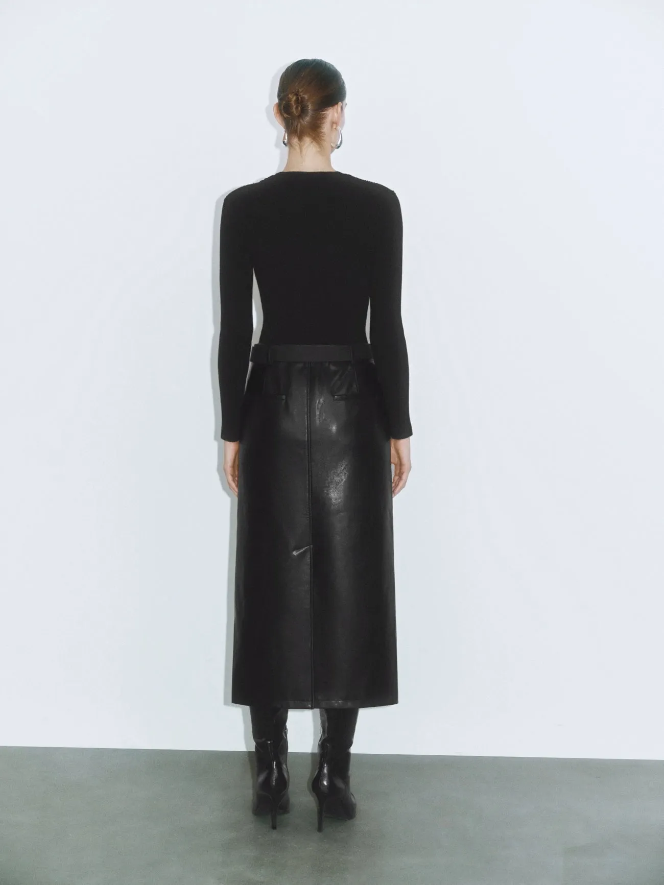 Cut Out Front Knitted T-Shirts sold by Urban Revivo product image thumbnail 5