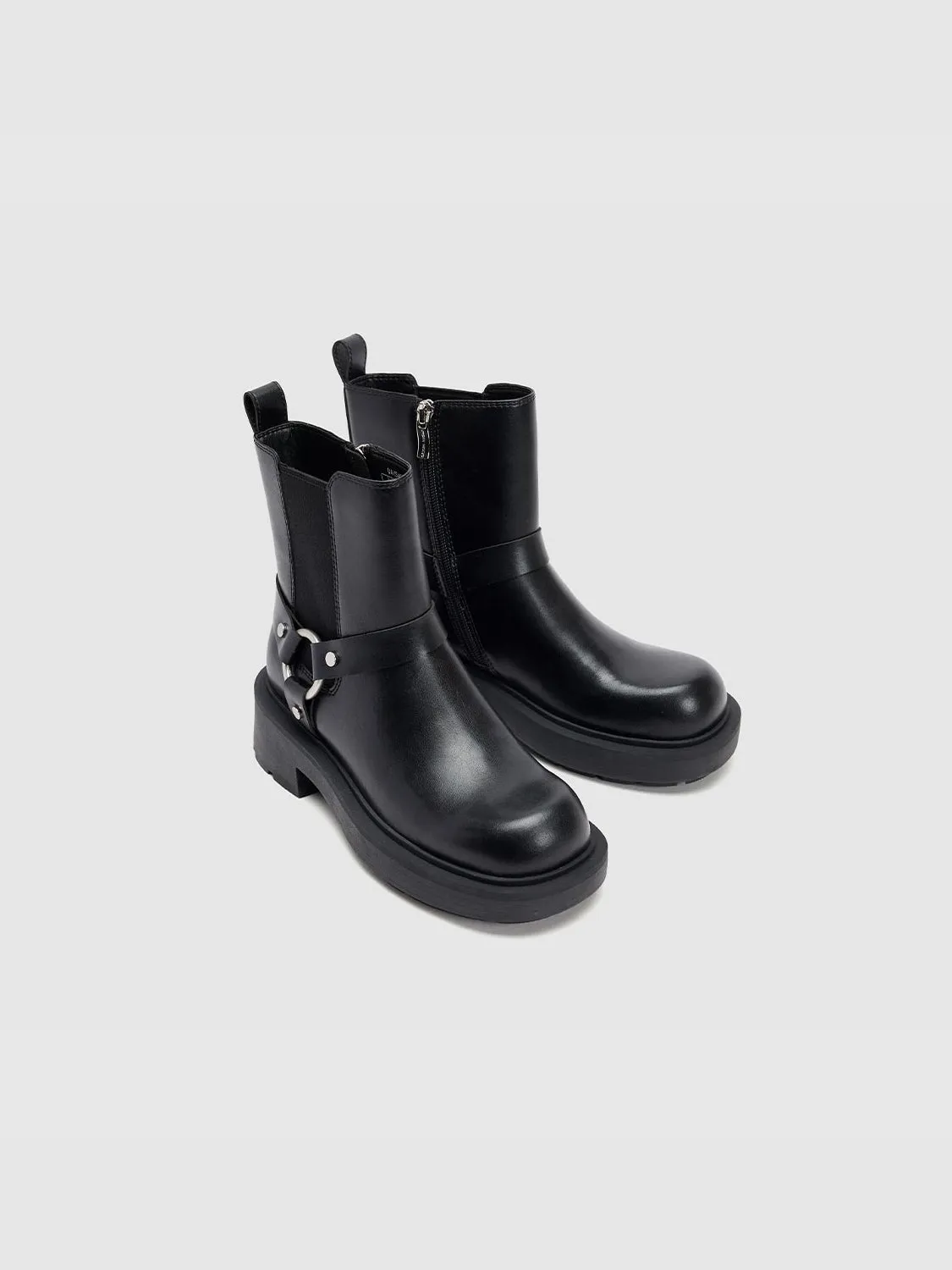 Chunky Booties sold by Urban Revivo