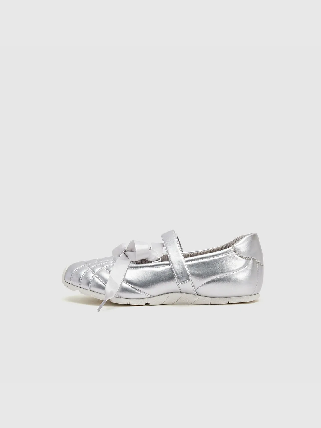 Bow Decor Low-Cut Uppers Pumps sold by Urban Revivo product image thumbnail 2