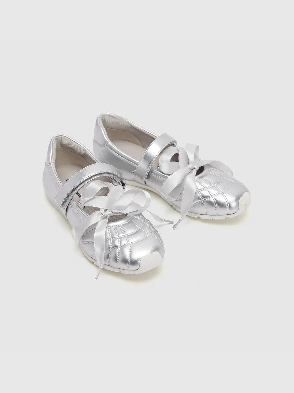 Bow Decor Low-Cut Uppers Pumps sold by Urban Revivo