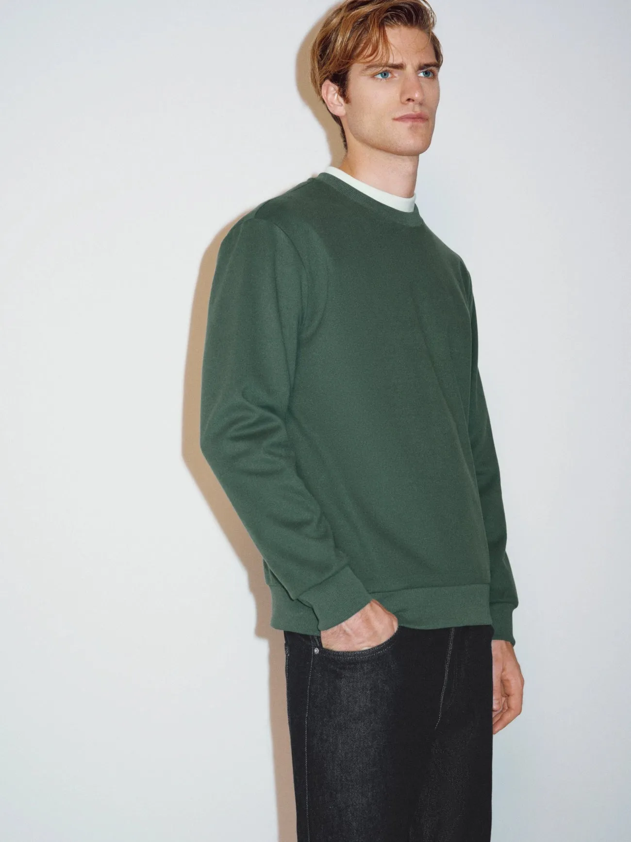 Long Sleeve Crew Neck Sweatshirts sold by Urban Revivo product image thumbnail 3