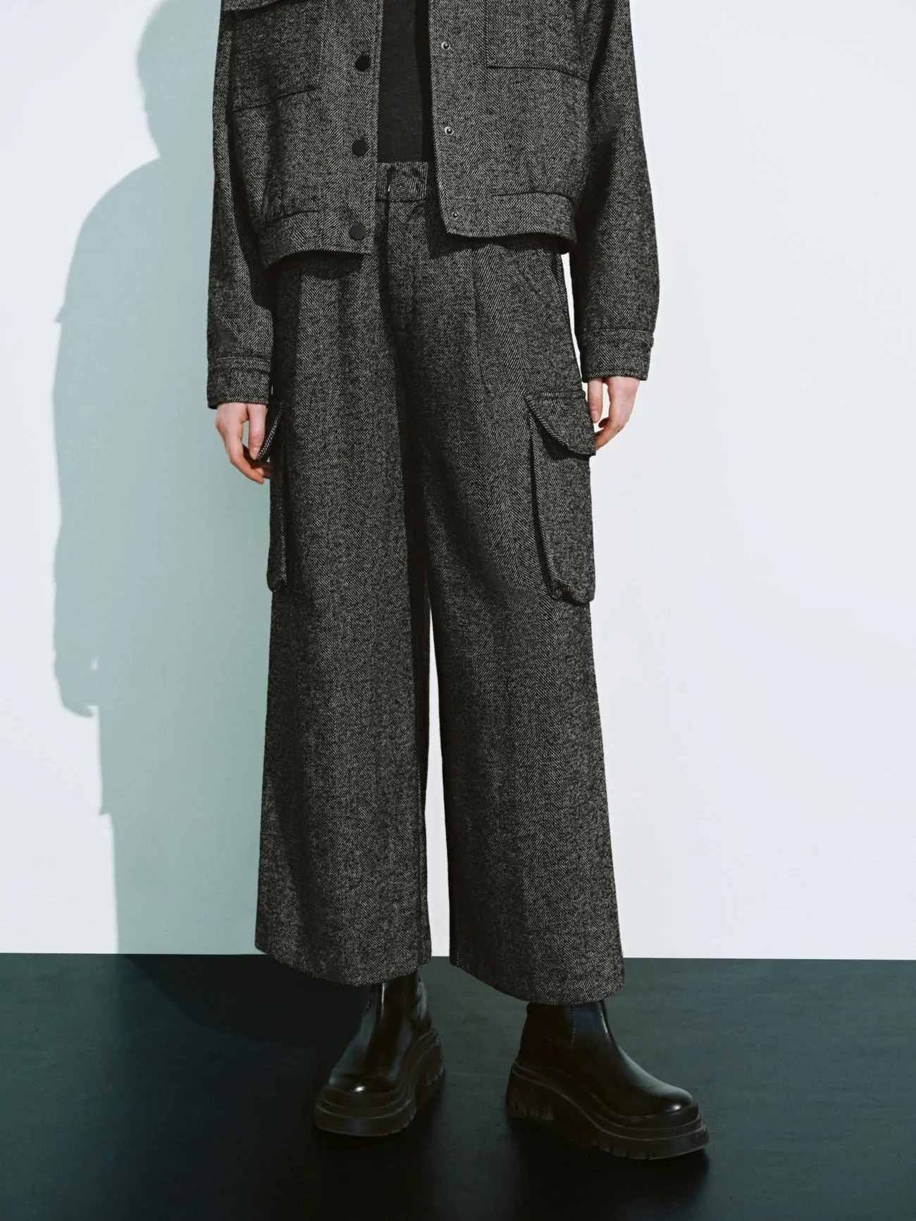 Flap Pocket Wide-Leg Pants sold by Urban Revivo product image thumbnail 2