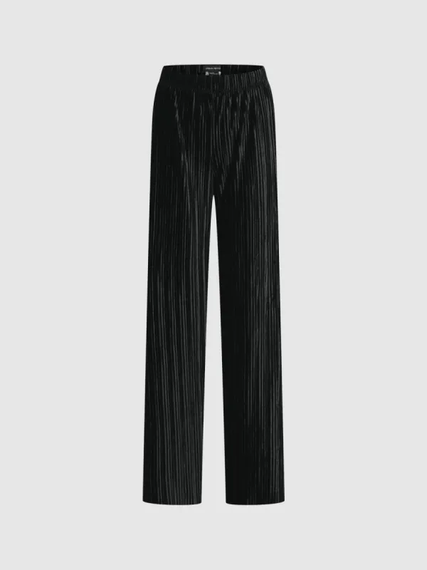 Regular Wide-Leg Pants sold by Urban Revivo