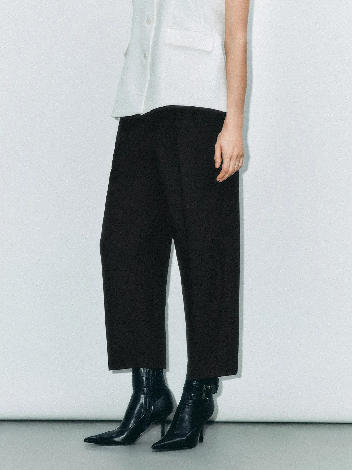 Regular Barrel Pants sold by Urban Revivo product image thumbnail 3