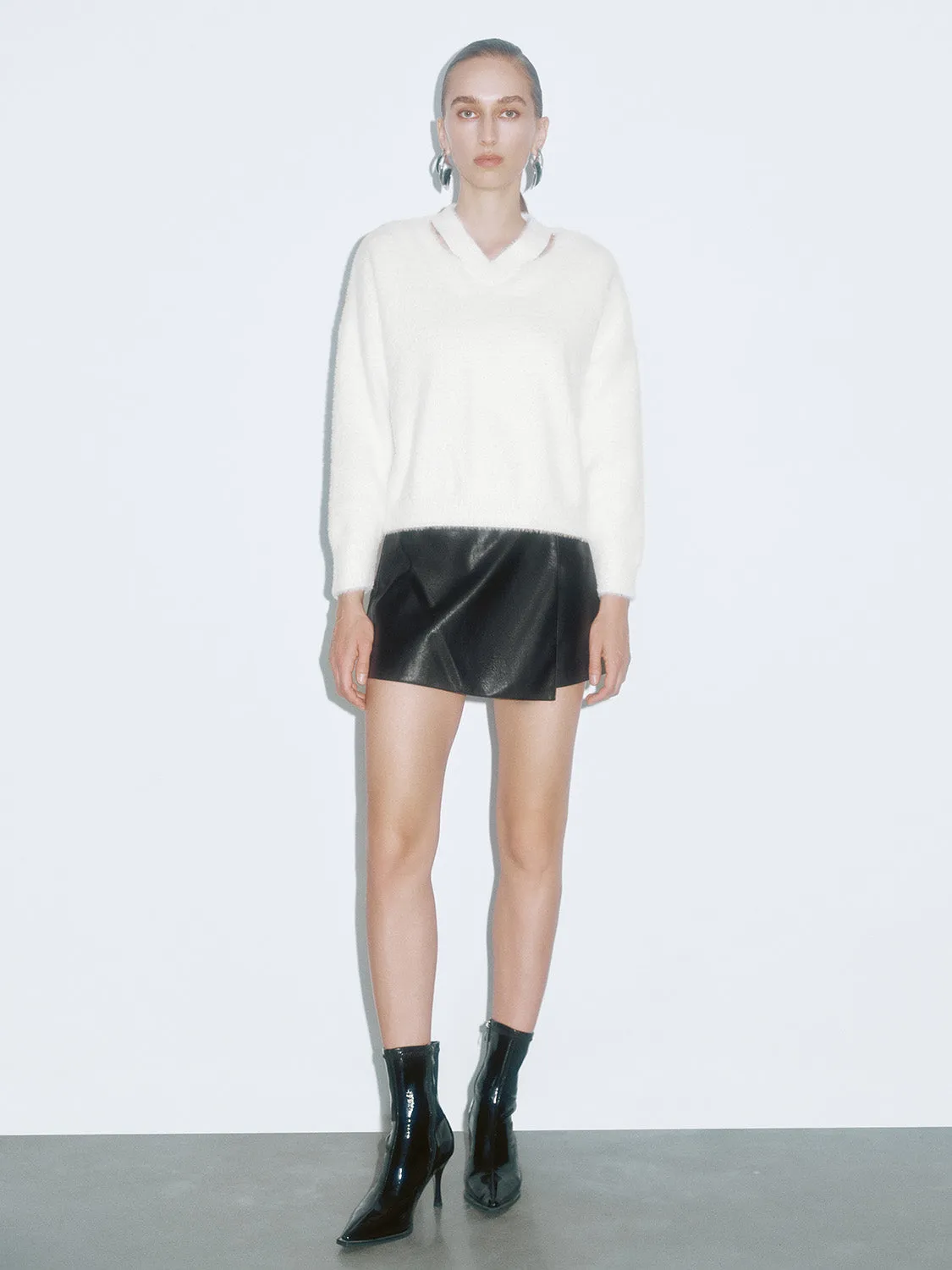 V-Neck Knitted T-Shirts sold by Urban Revivo product image thumbnail 4