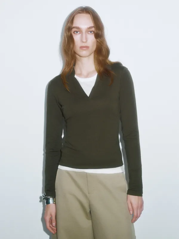 V-Neck Skinny T-Shirts sold by Urban Revivo