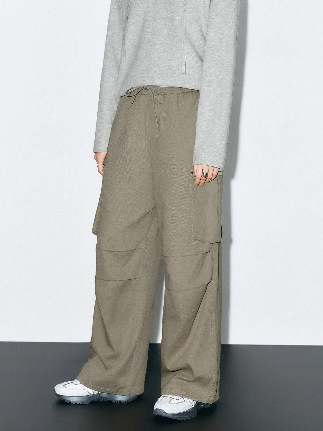 Loose Wide-Leg Cargo Pants sold by Urban Revivo product image thumbnail 3