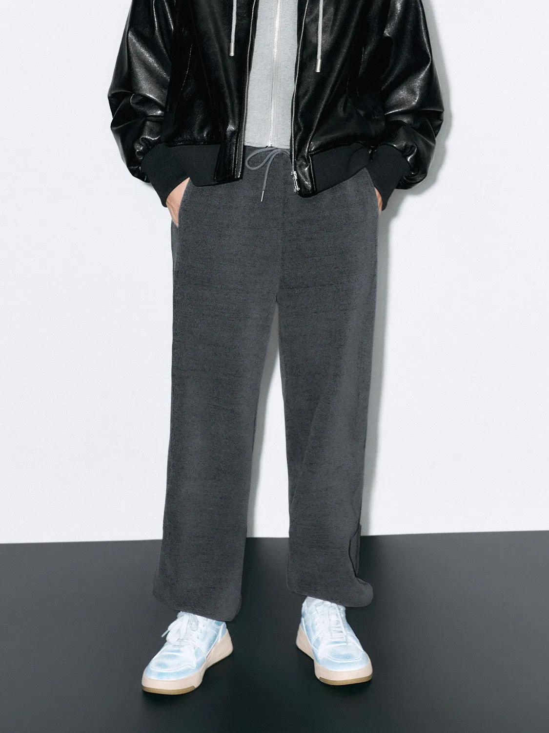 Elastic Loose Jogger Pants sold by Urban Revivo product image thumbnail 2