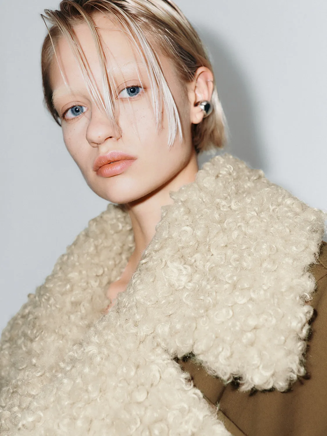 Wide Fur Lapel Padded Coats sold by Urban Revivo product image thumbnail 3