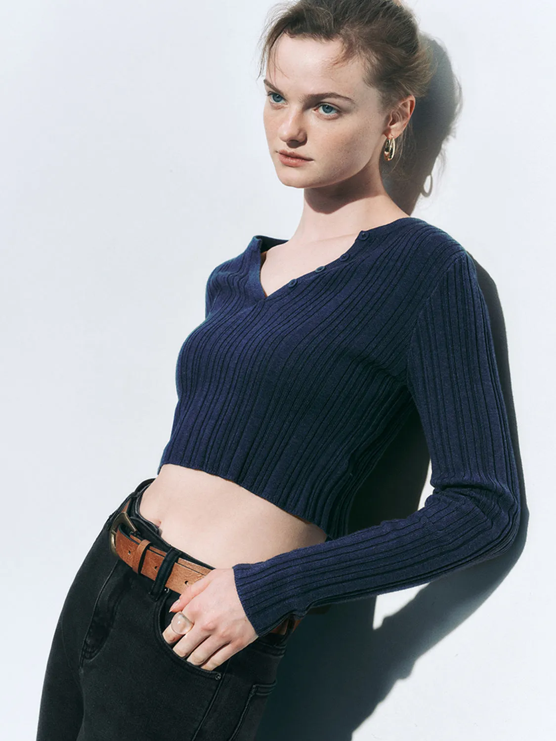 Button Half Placket Cropped Knitted T-Shirts sold by Urban Revivo product image thumbnail 3