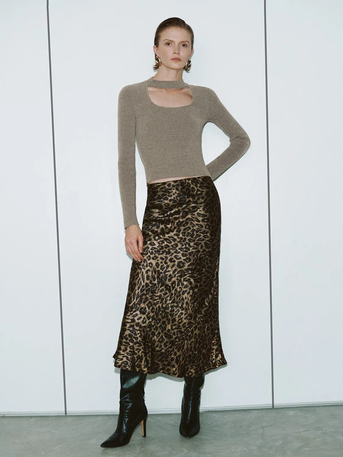 Square Neck Knitted T-Shirts sold by Urban Revivo product image thumbnail 4