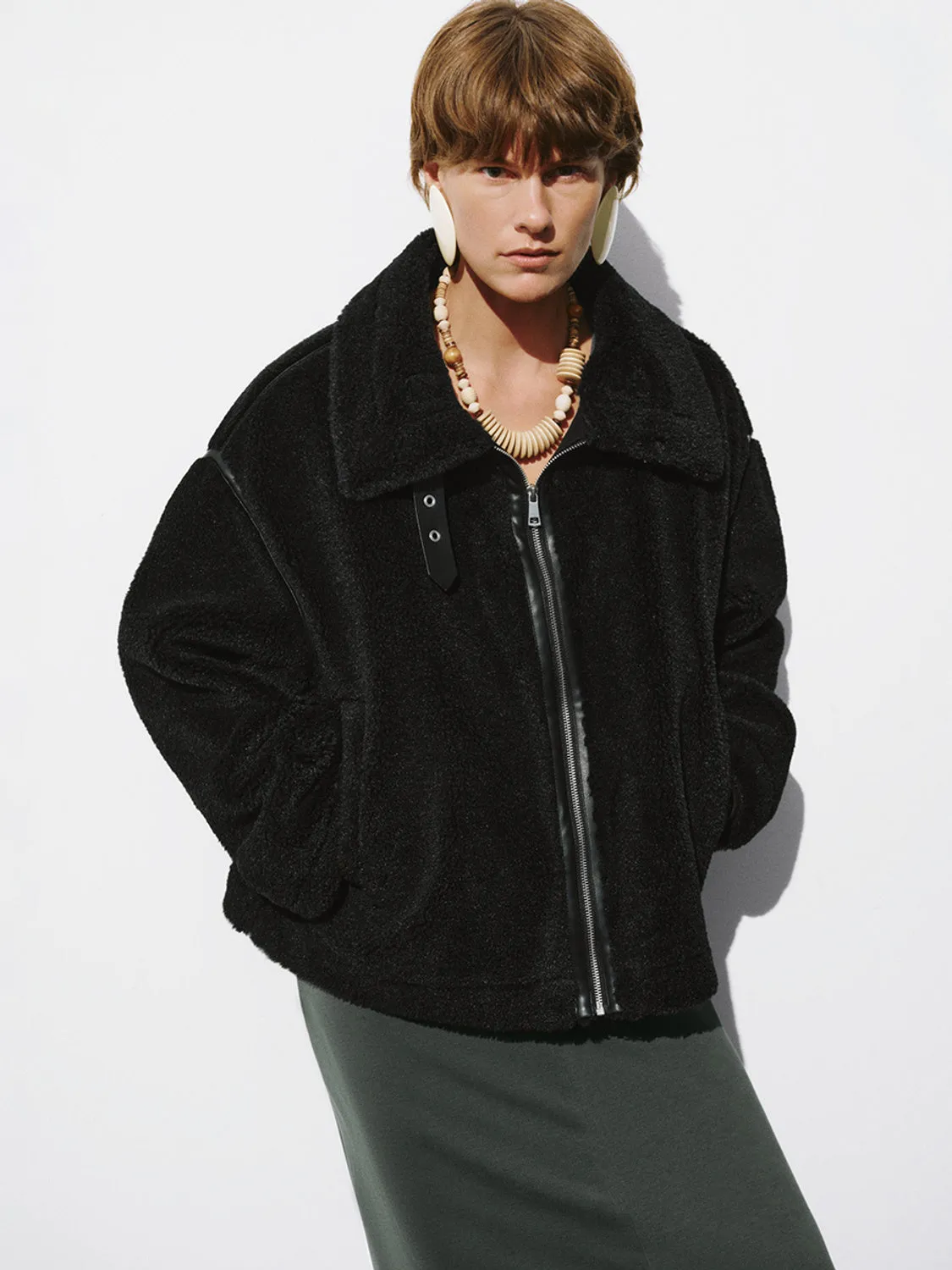 Loose Fur Jackets sold by Urban Revivo product image thumbnail 5