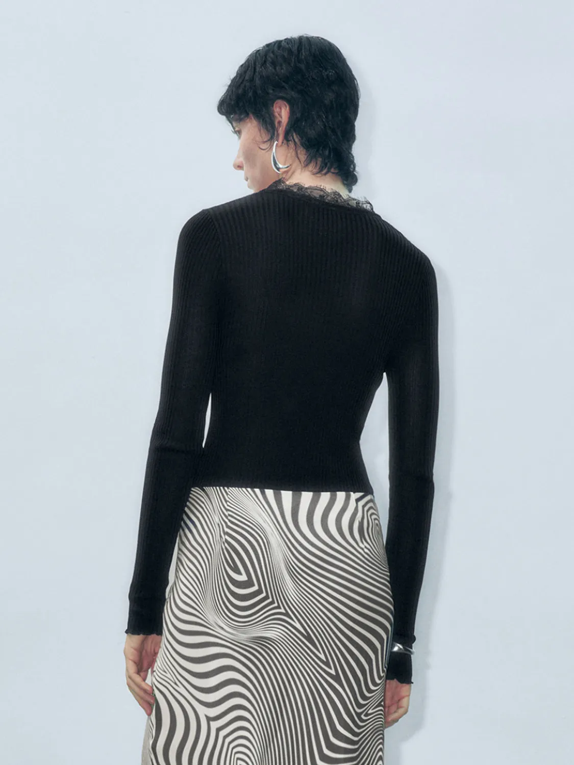 Abstract Pattern Knitted T-Shirts sold by Urban Revivo product image thumbnail 2