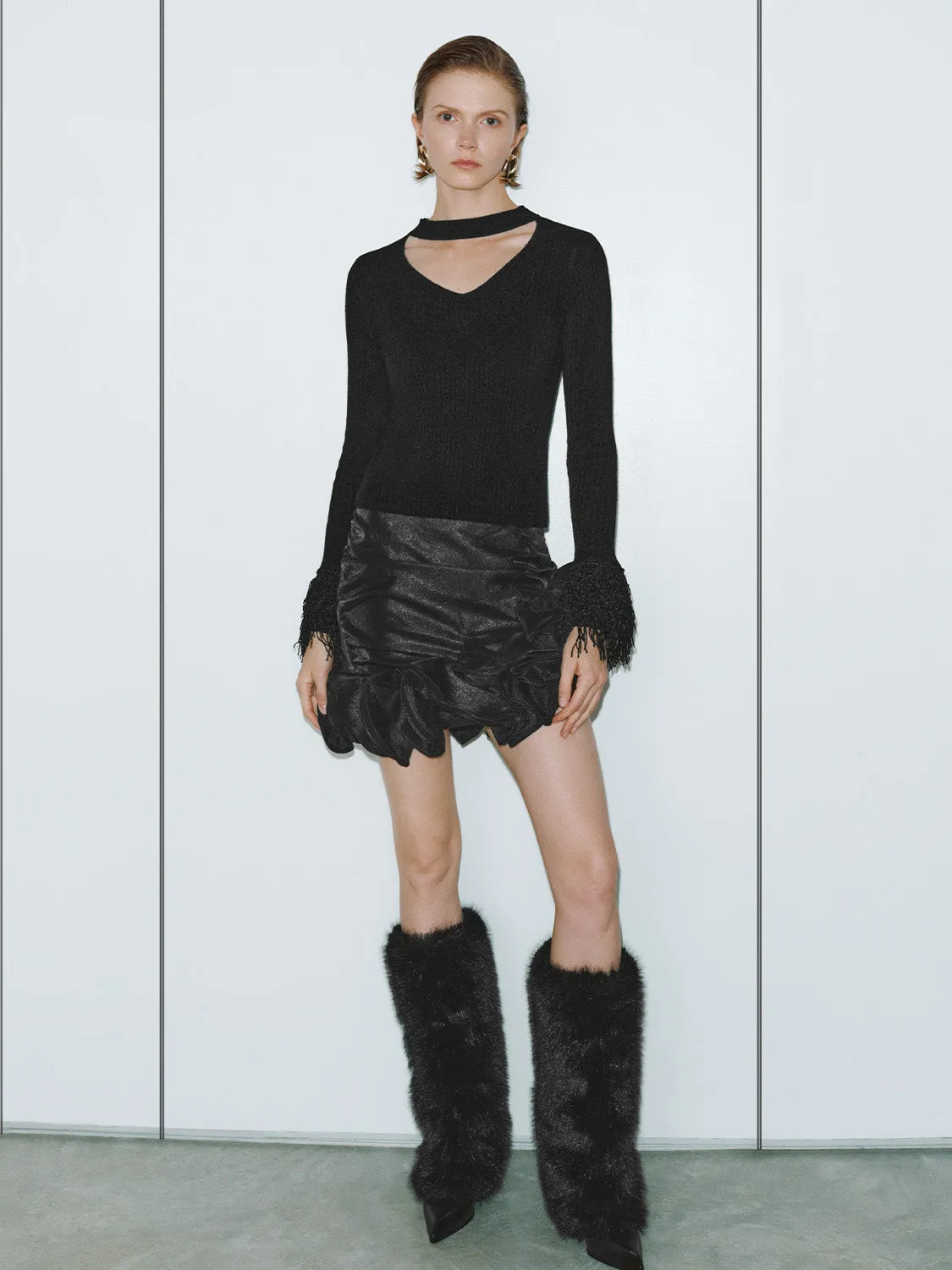 V-Neck Skinny Knitted T-Shirts sold by Urban Revivo product image thumbnail 4