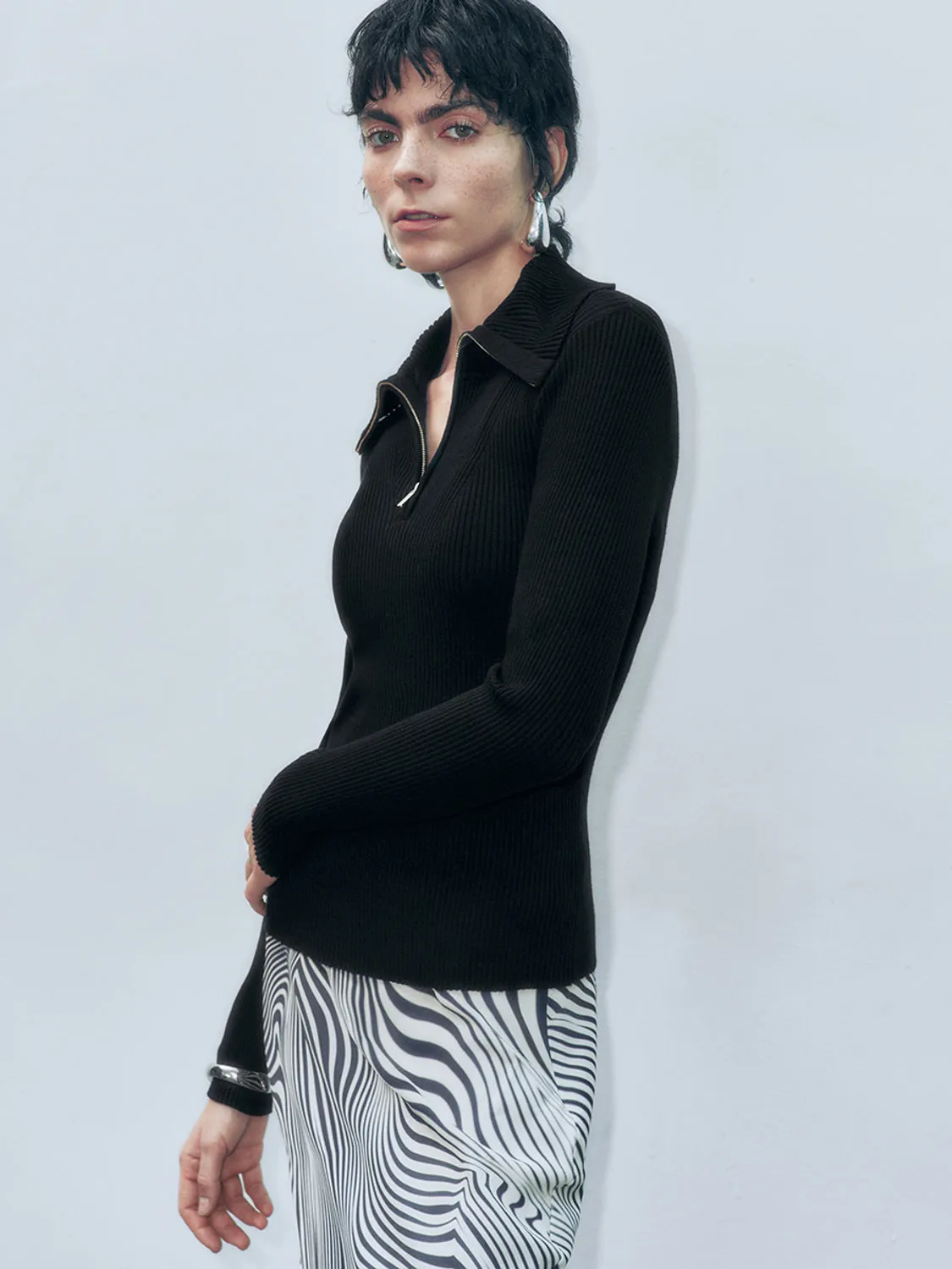 Wide Lapel Knitted T-Shirts sold by Urban Revivo product image thumbnail 3