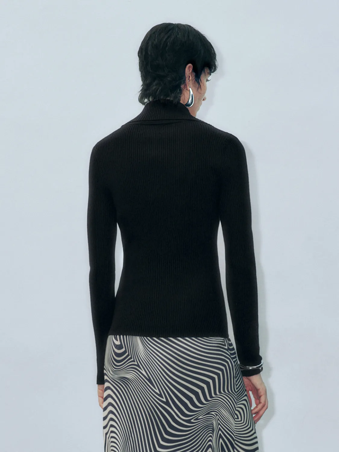 Wide Lapel Knitted T-Shirts sold by Urban Revivo product image thumbnail 2