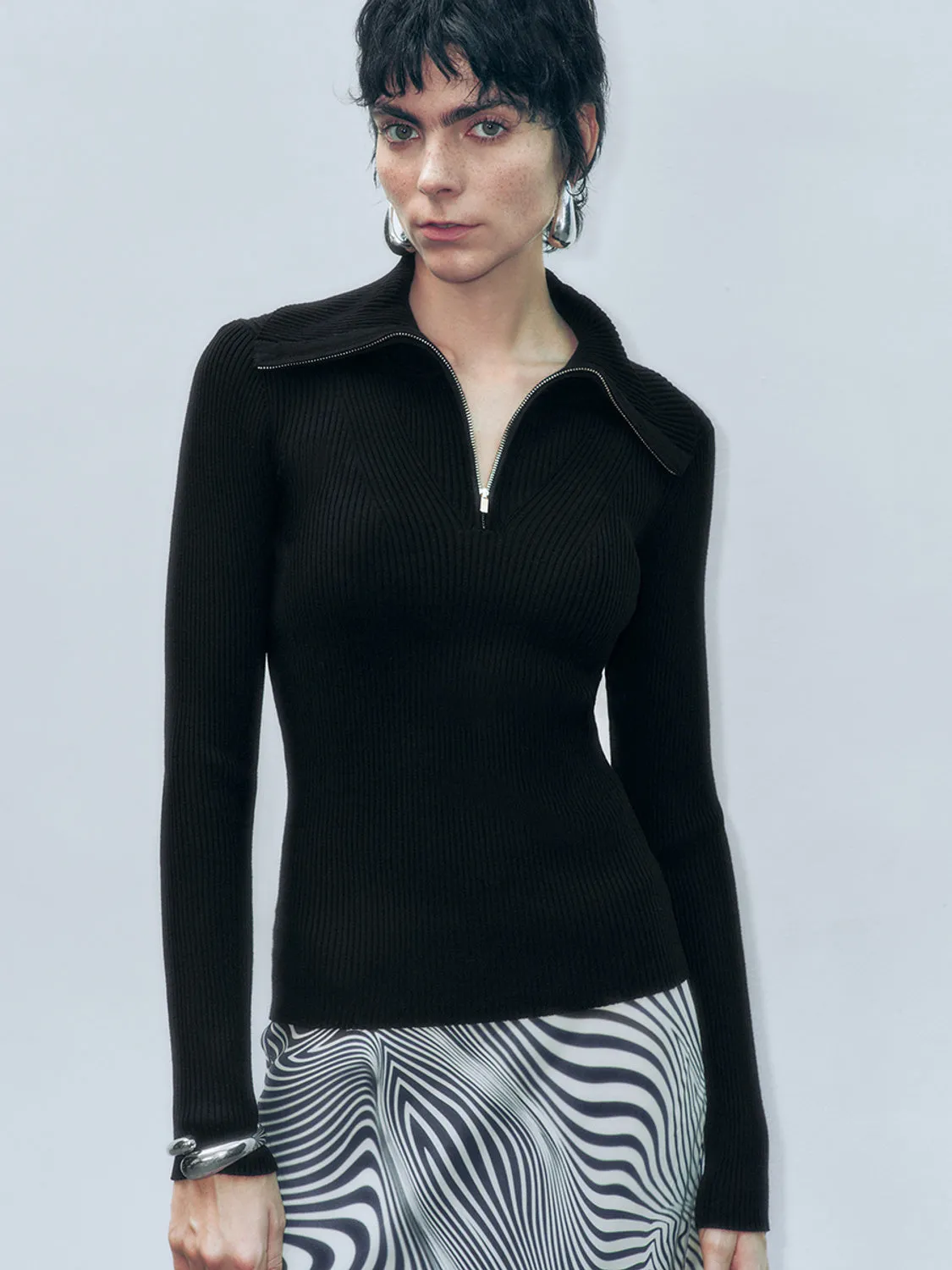 Wide Lapel Knitted T-Shirts sold by Urban Revivo product image thumbnail 5